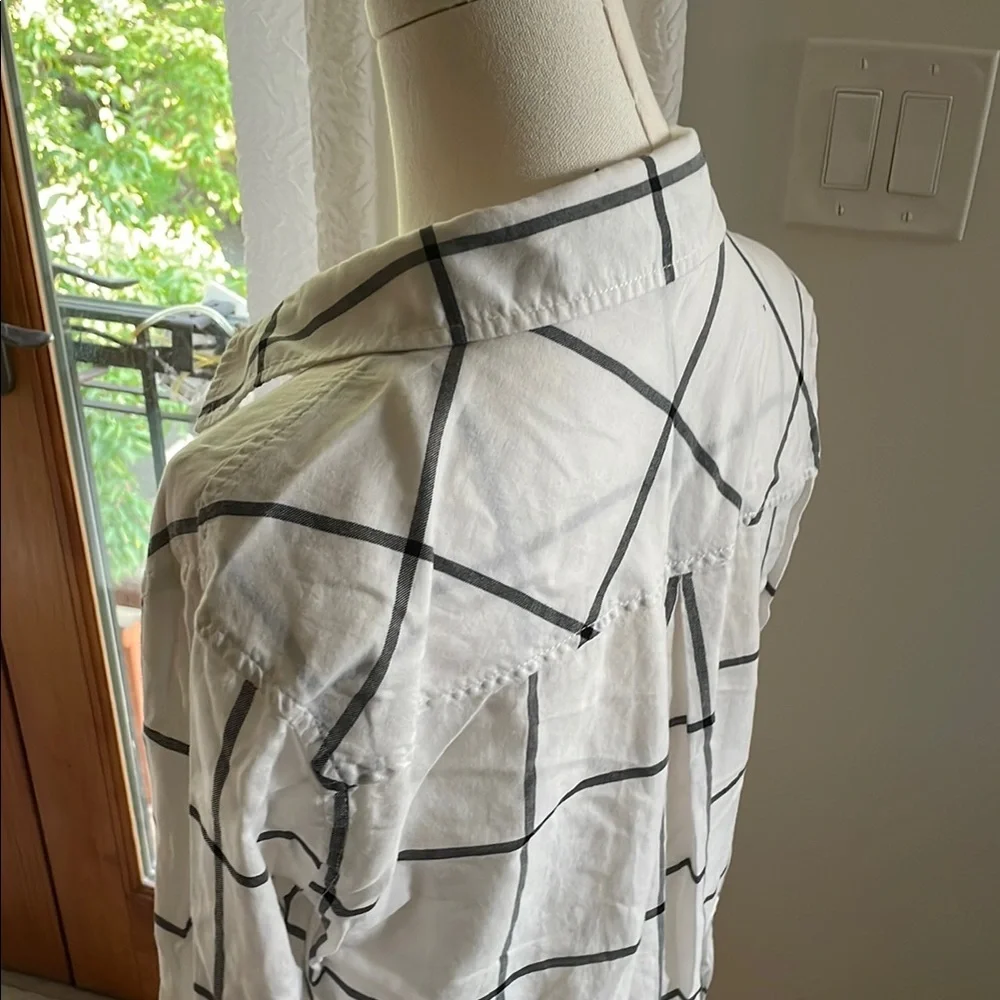 Athleta Presidio White and Black Checkered Button-Up Shirt Tunic EUC - Picture 9 of 9